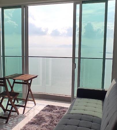 Infinite Seaview With Penang Bridge Suite With Sunrise Up To 11 Person Bayan Lepas Kültér fotó