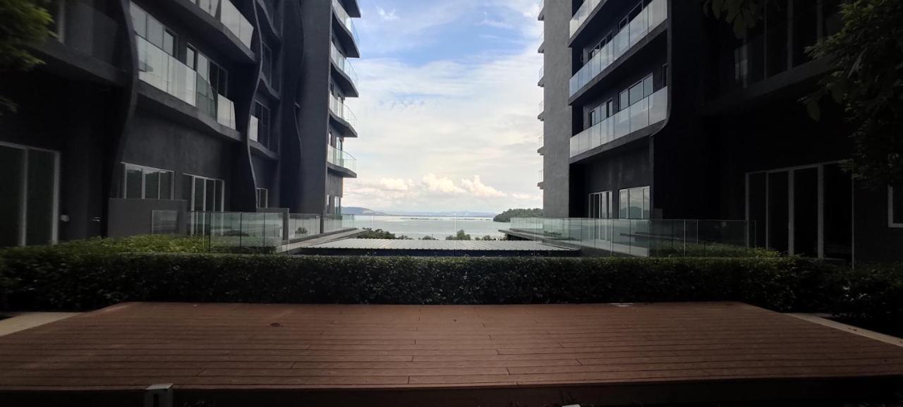 Infinite Seaview With Penang Bridge Suite With Sunrise Up To 11 Person Bayan Lepas Kültér fotó
