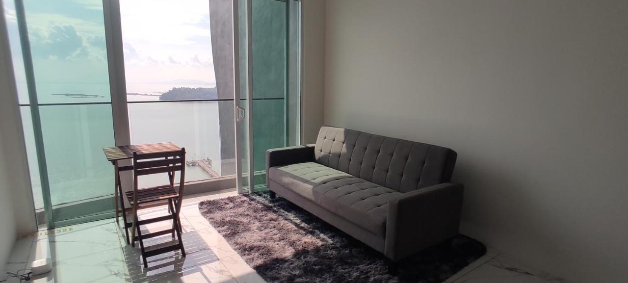 Infinite Seaview With Penang Bridge Suite With Sunrise Up To 11 Person Bayan Lepas Kültér fotó