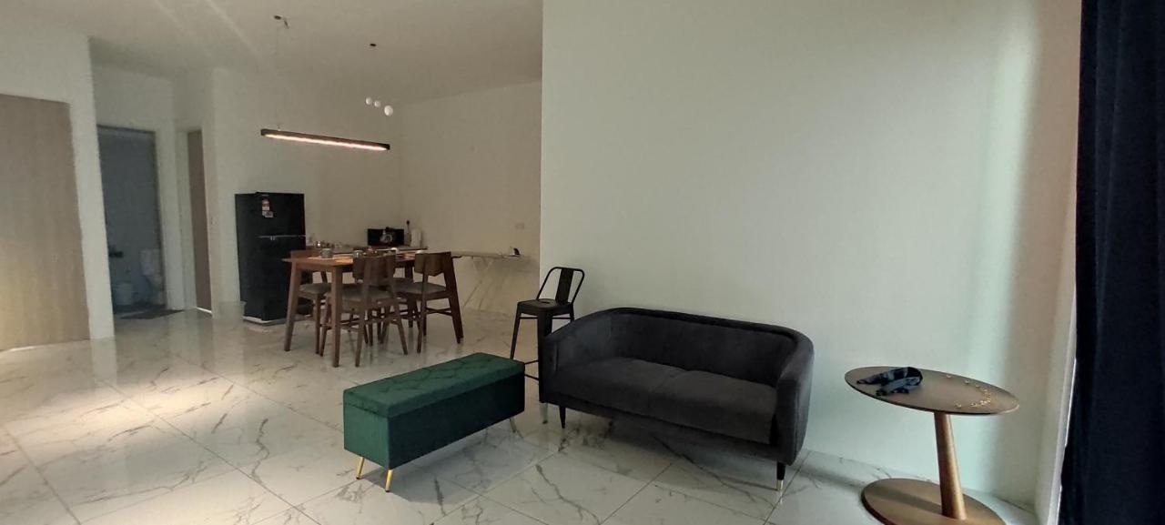 Infinite Seaview With Penang Bridge Suite With Sunrise Up To 11 Person Bayan Lepas Kültér fotó