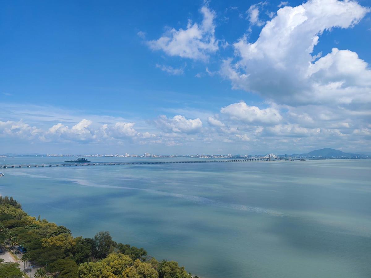 Infinite Seaview With Penang Bridge Suite With Sunrise Up To 11 Person Bayan Lepas Kültér fotó