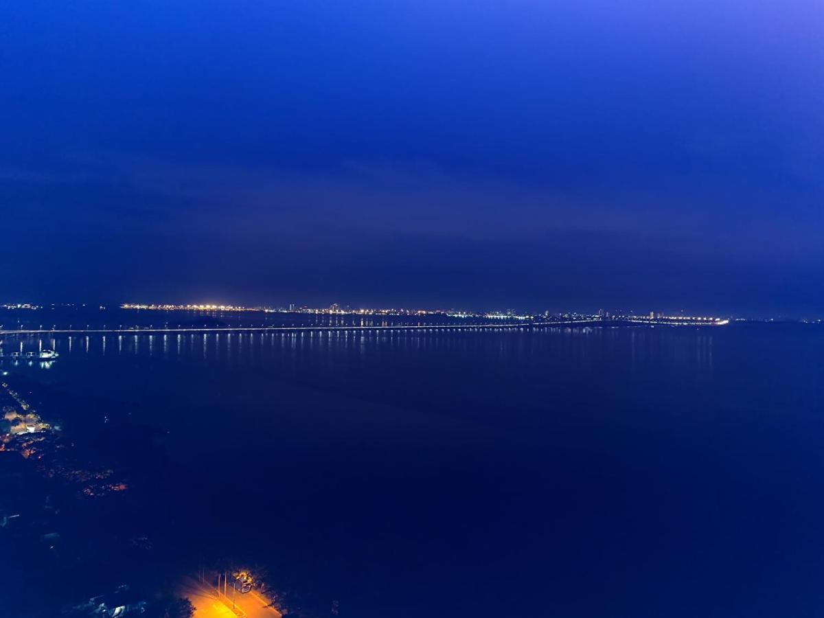Infinite Seaview With Penang Bridge Suite With Sunrise Up To 11 Person Bayan Lepas Kültér fotó