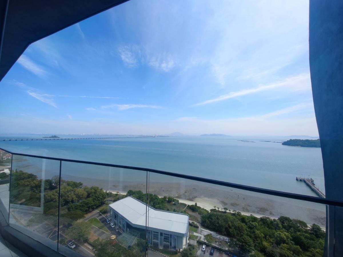 Infinite Seaview With Penang Bridge Suite With Sunrise Up To 11 Person Bayan Lepas Kültér fotó