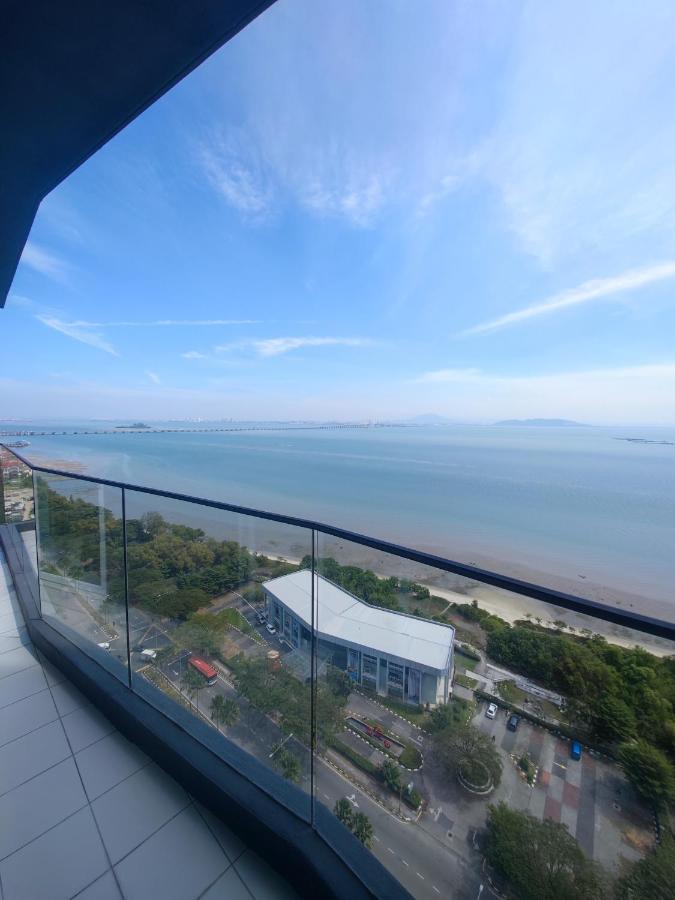 Infinite Seaview With Penang Bridge Suite With Sunrise Up To 11 Person Bayan Lepas Kültér fotó