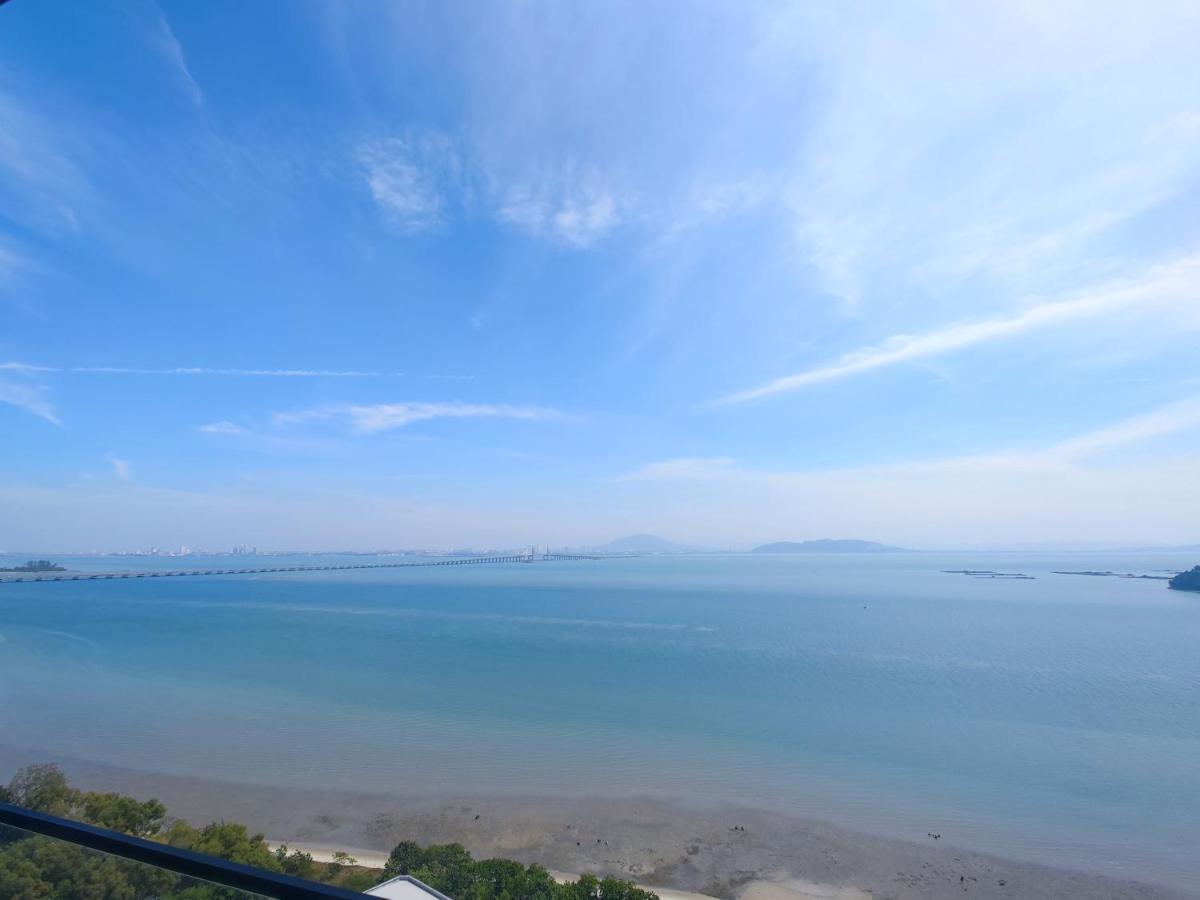 Infinite Seaview With Penang Bridge Suite With Sunrise Up To 11 Person Bayan Lepas Kültér fotó