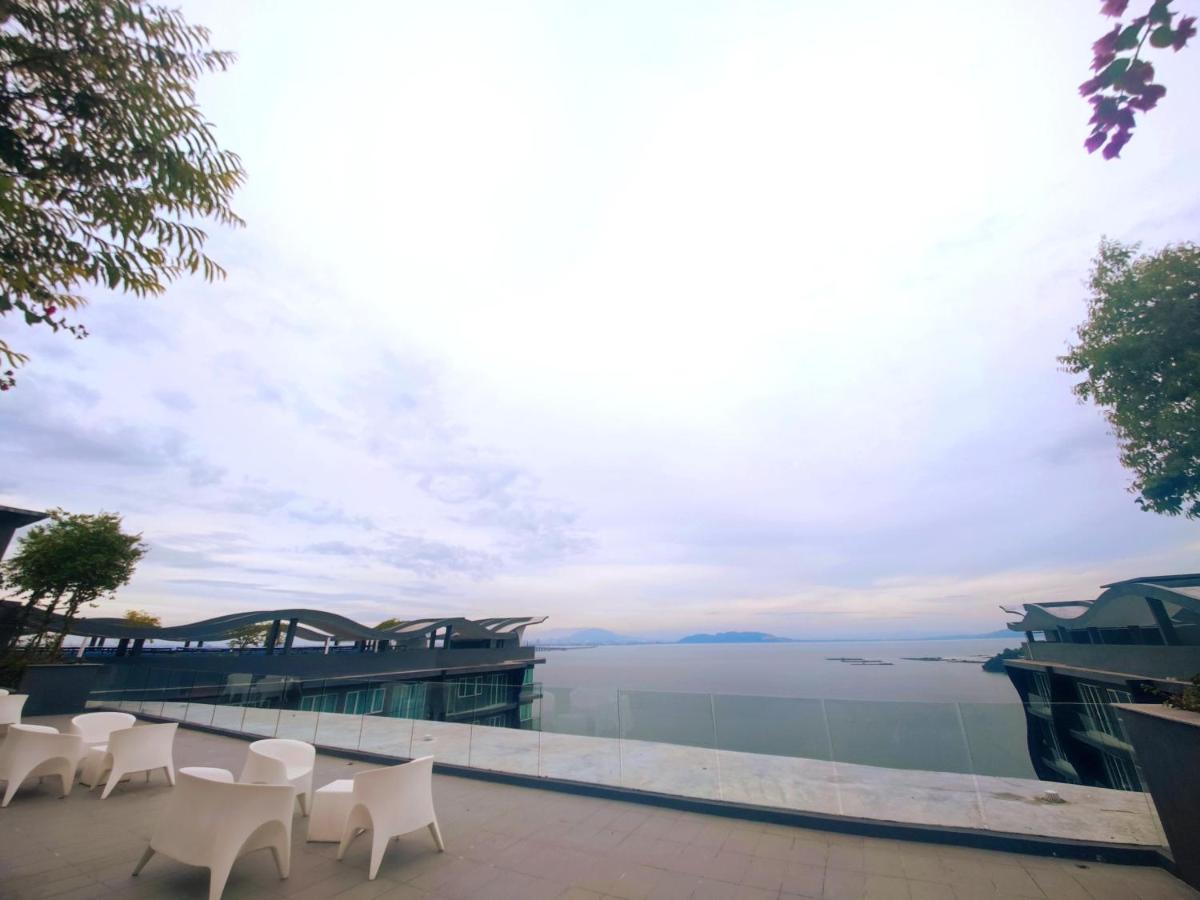 Infinite Seaview With Penang Bridge Suite With Sunrise Up To 11 Person Bayan Lepas Kültér fotó